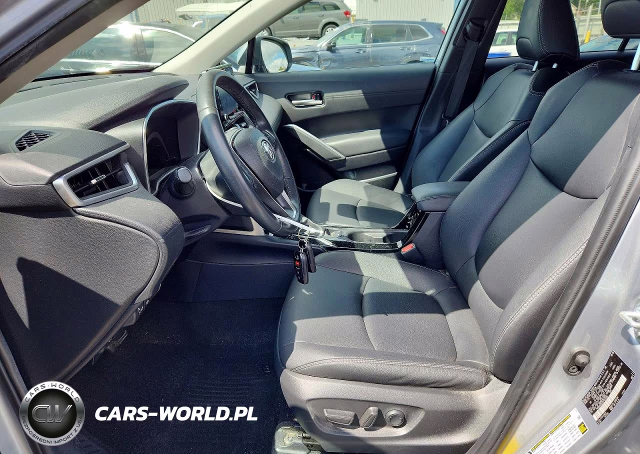 2022 Toyota Corolla Cross Xle VIN:7MUDAABG2NV033509 - 7