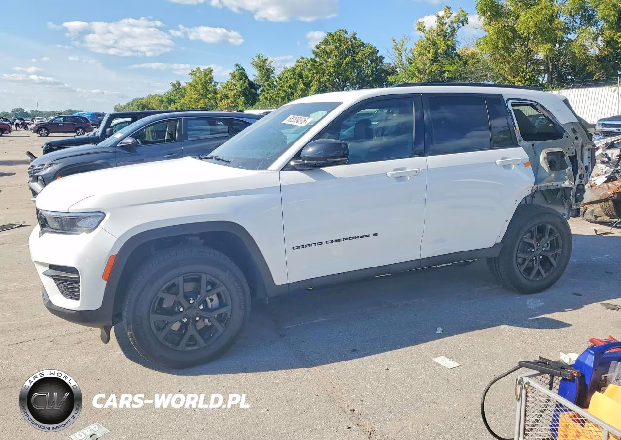 2025 Jeep Grand Cherokee Laredo