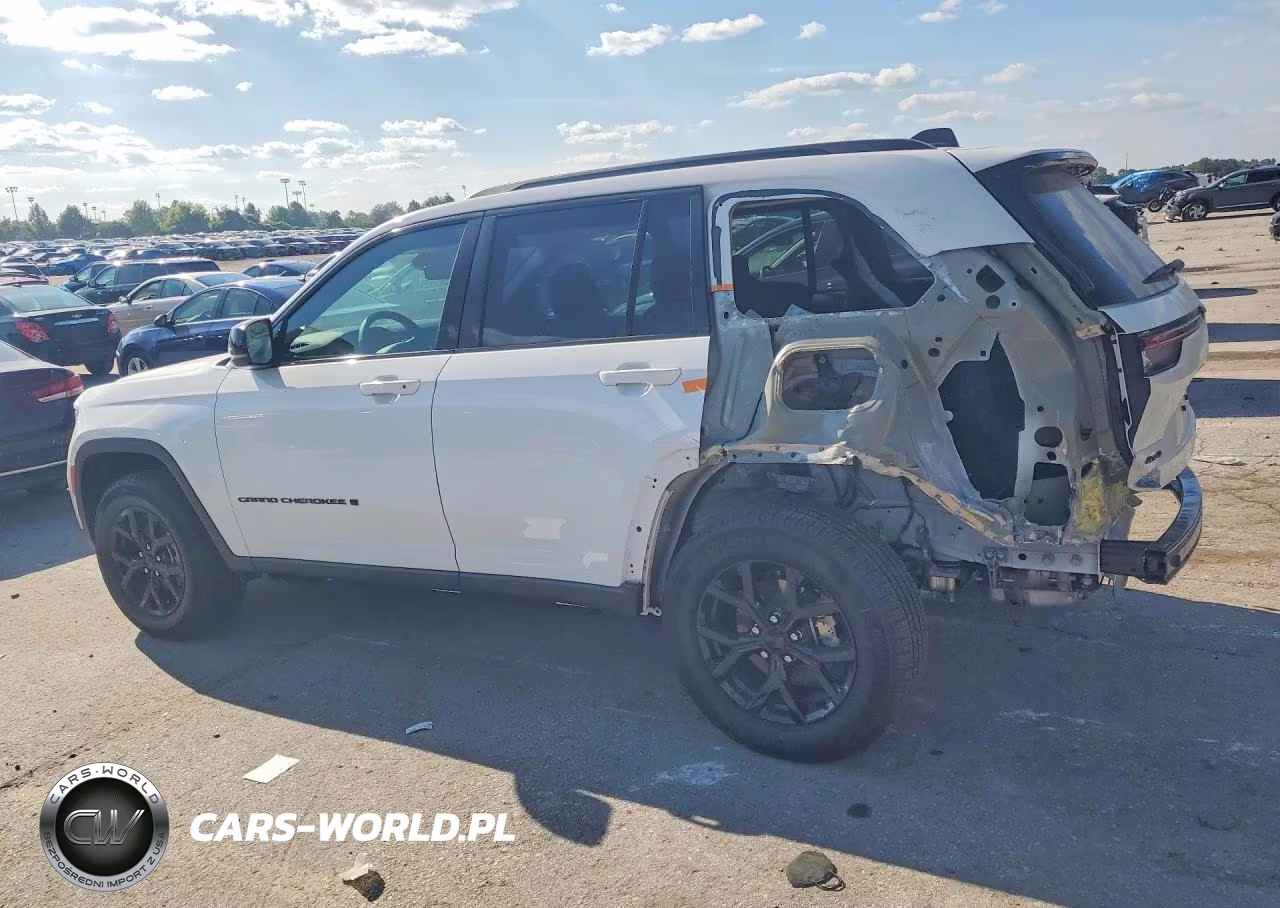 2025 Jeep Grand Cherokee Laredo VIN:1C4RJHAG2SC321683 - 2