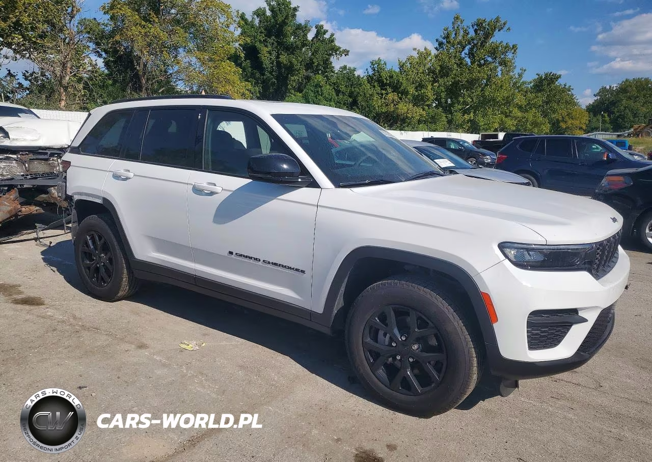 2025 Jeep Grand Cherokee Laredo VIN:1C4RJHAG2SC321683 - 4