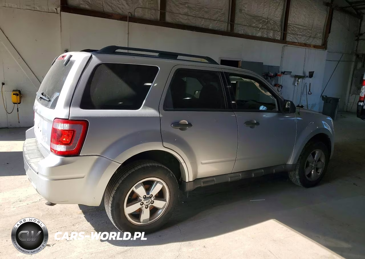 2010 Ford Escape Xlt VIN:1FMCU0D74AKD44439 - 3