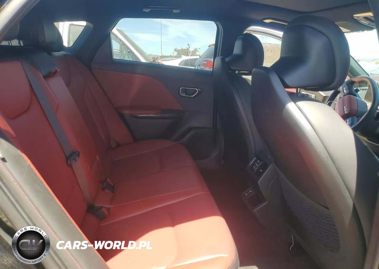 2025 Kia K4 Gt-Line Turbo VIN:3KPFW4DC1SE098129 - 10