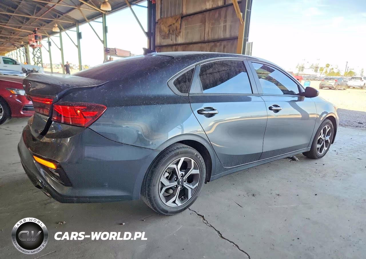 2021 Kia Forte Lxs VIN:3KPF24AD8ME310665 - 3