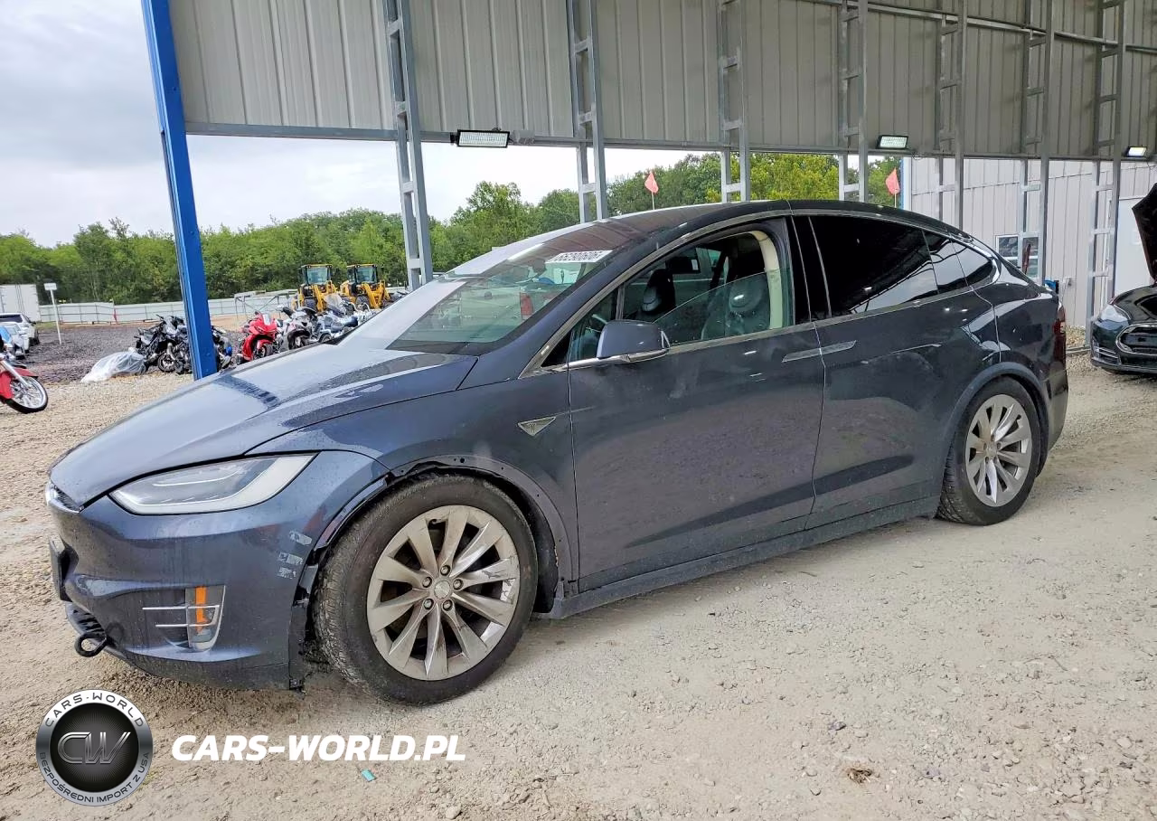 2016 Tesla Model X – zdjęcie 1 z 12