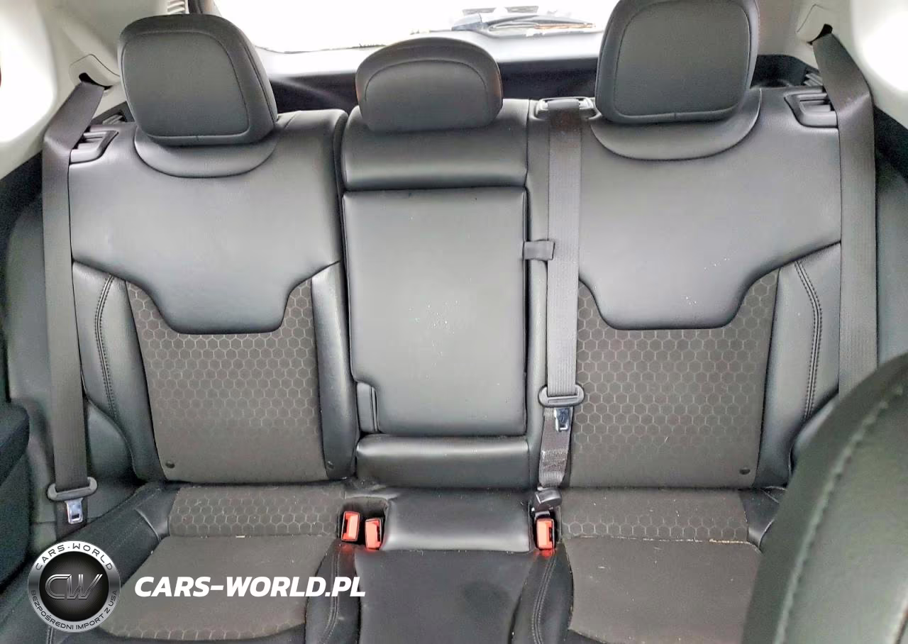 2020 Jeep Compass Latitude VIN:3C4NJDBB7LT173370 - 10
