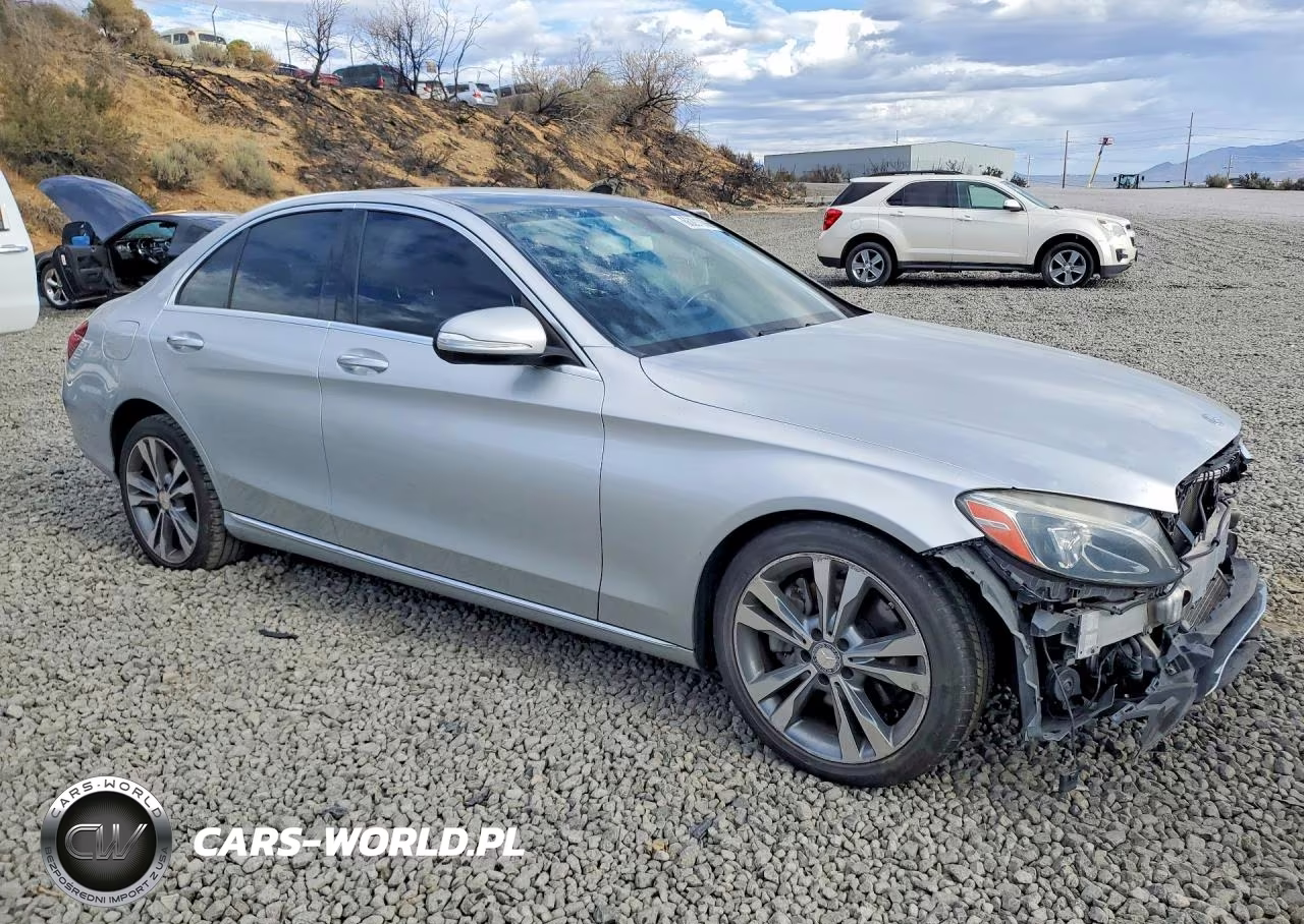 2015 Mercedes-Benz C 300 4Matic VIN:55SWF4KB4FU024809 - 4