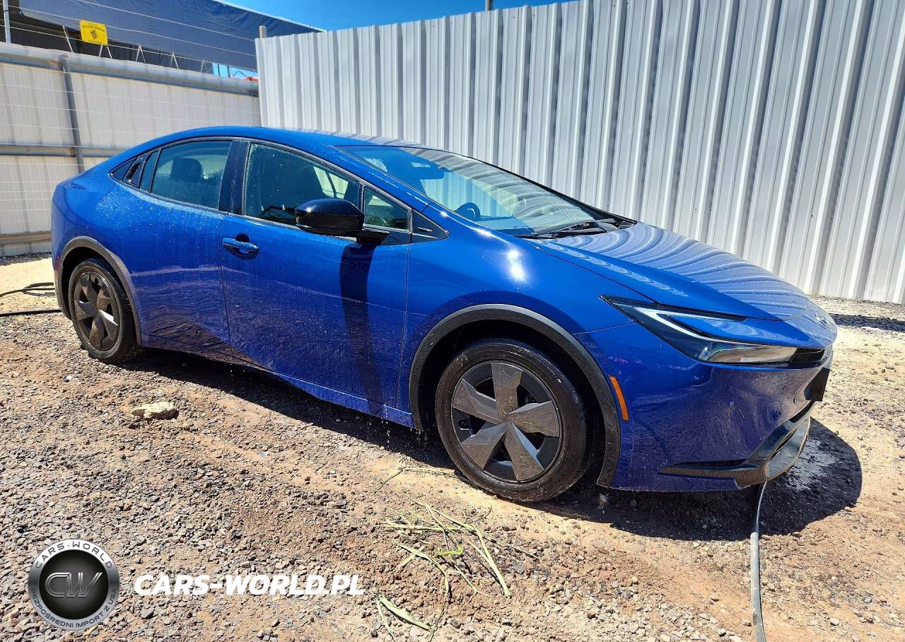 2024 Toyota Prius Le VIN:JTDACAAU0R3021140 - 4