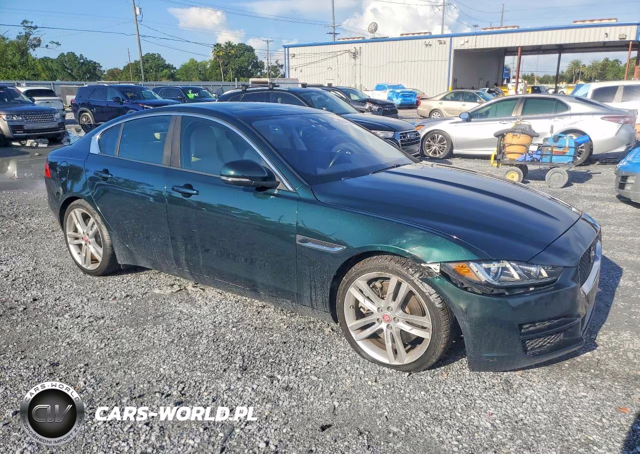 2017 Jaguar Xe Premium VIN:SAJAD4BV3HA972188 - 4