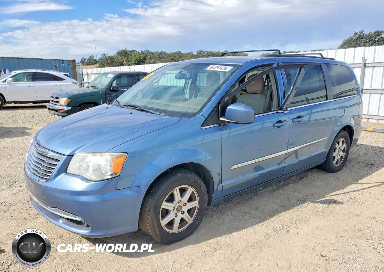 2012 Chrysler Town & Country Touring – zdjęcie 1 z 13