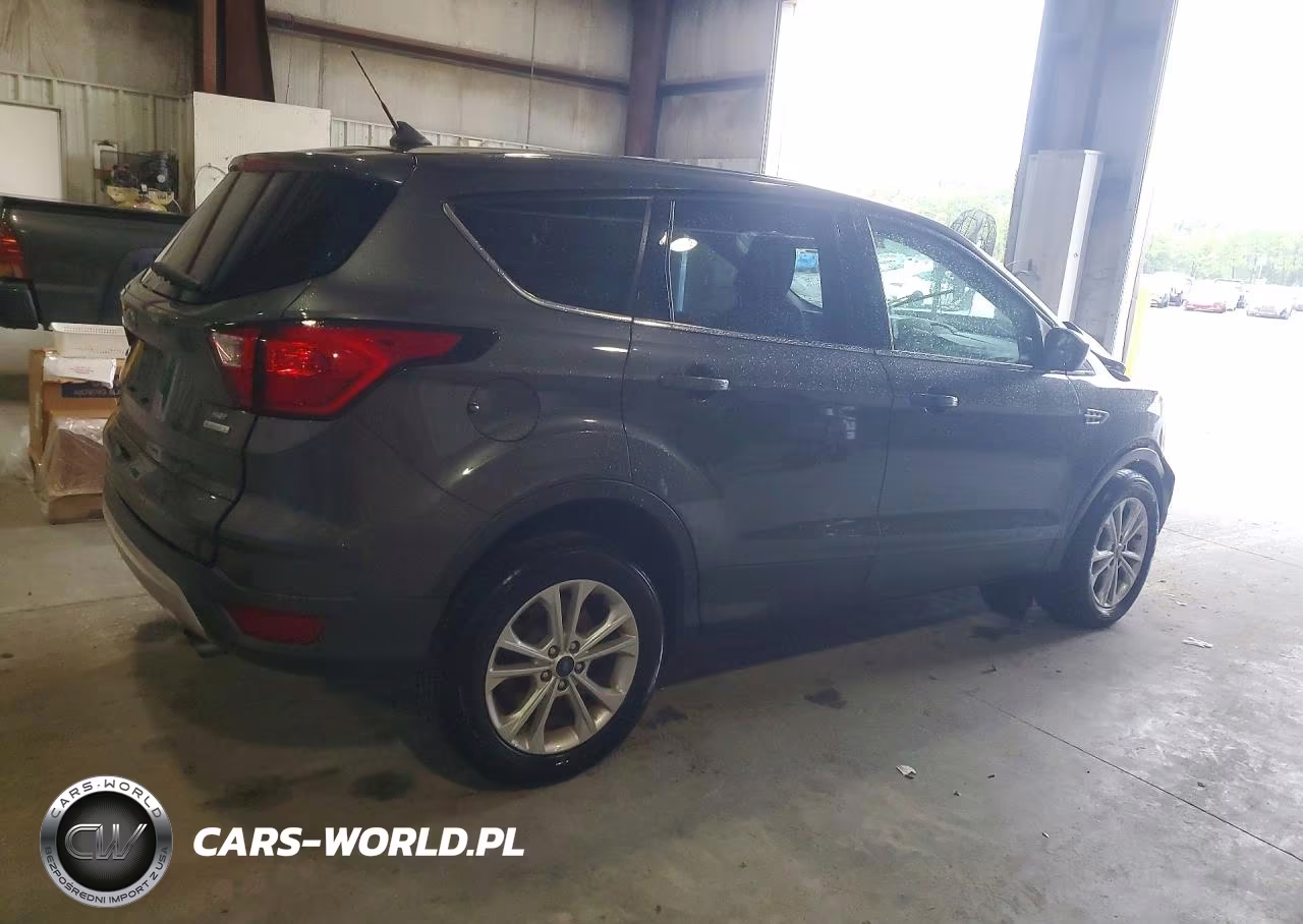 2019 Ford Escape Se VIN:1FMCU0GD4KUB19882 - 3