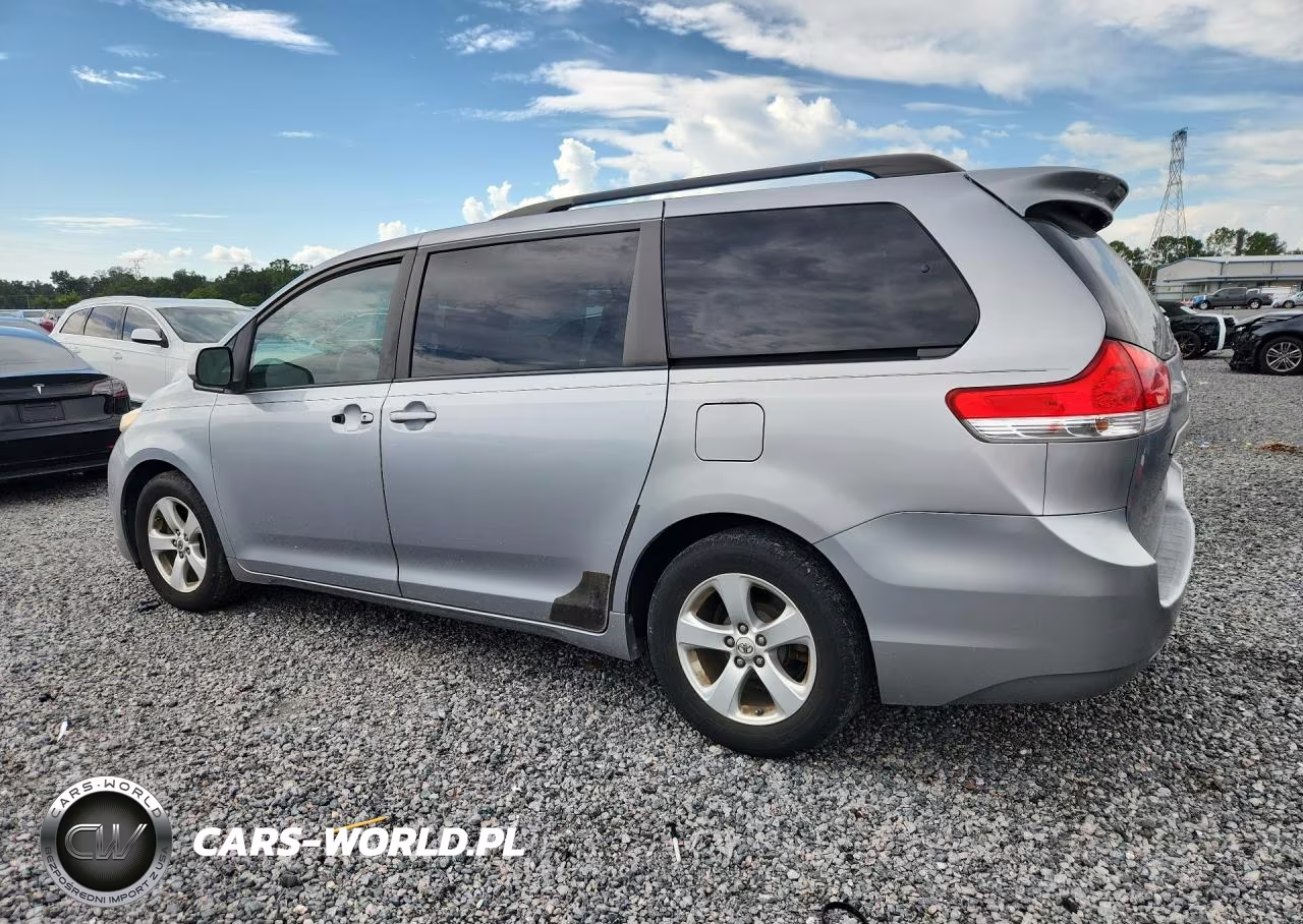2012 Toyota Sienna Le VIN:5TDKK3DC4CS186460 - 2