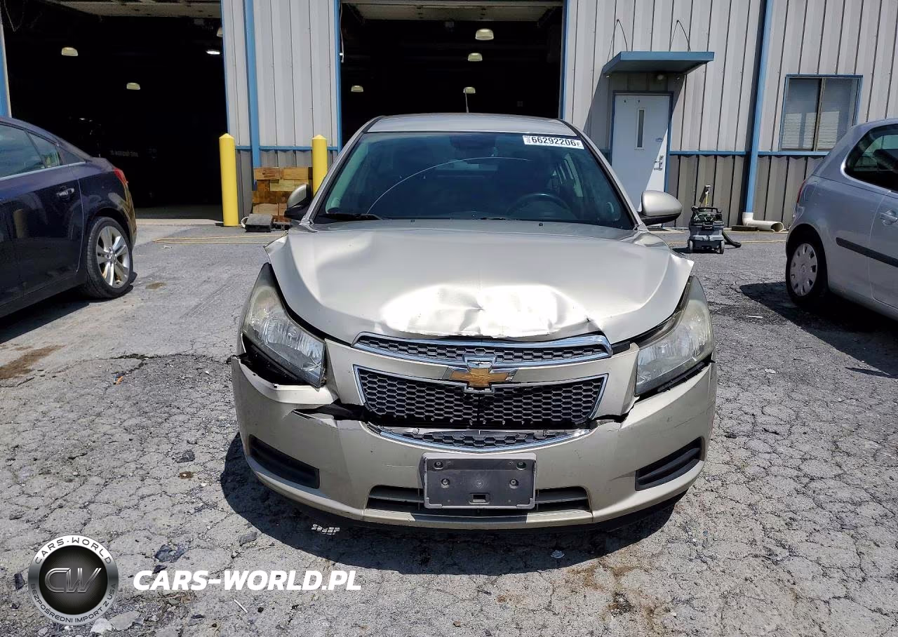 2013 Chevrolet Cruze Lt VIN:1G1PC5SB5D7111733 - 5