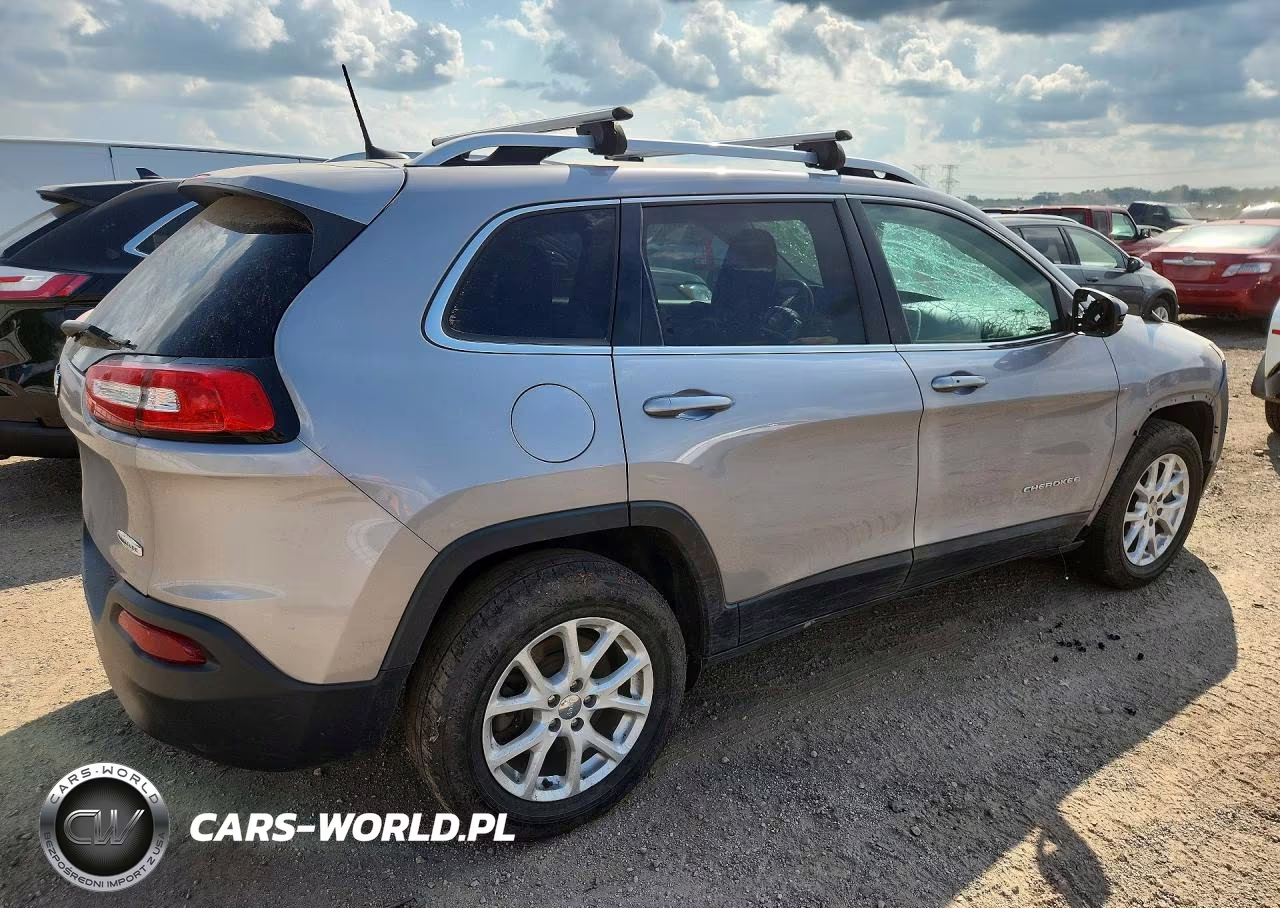 2018 Jeep Cherokee Latitude Plus VIN:1C4PJMLB4JD571453 - 3