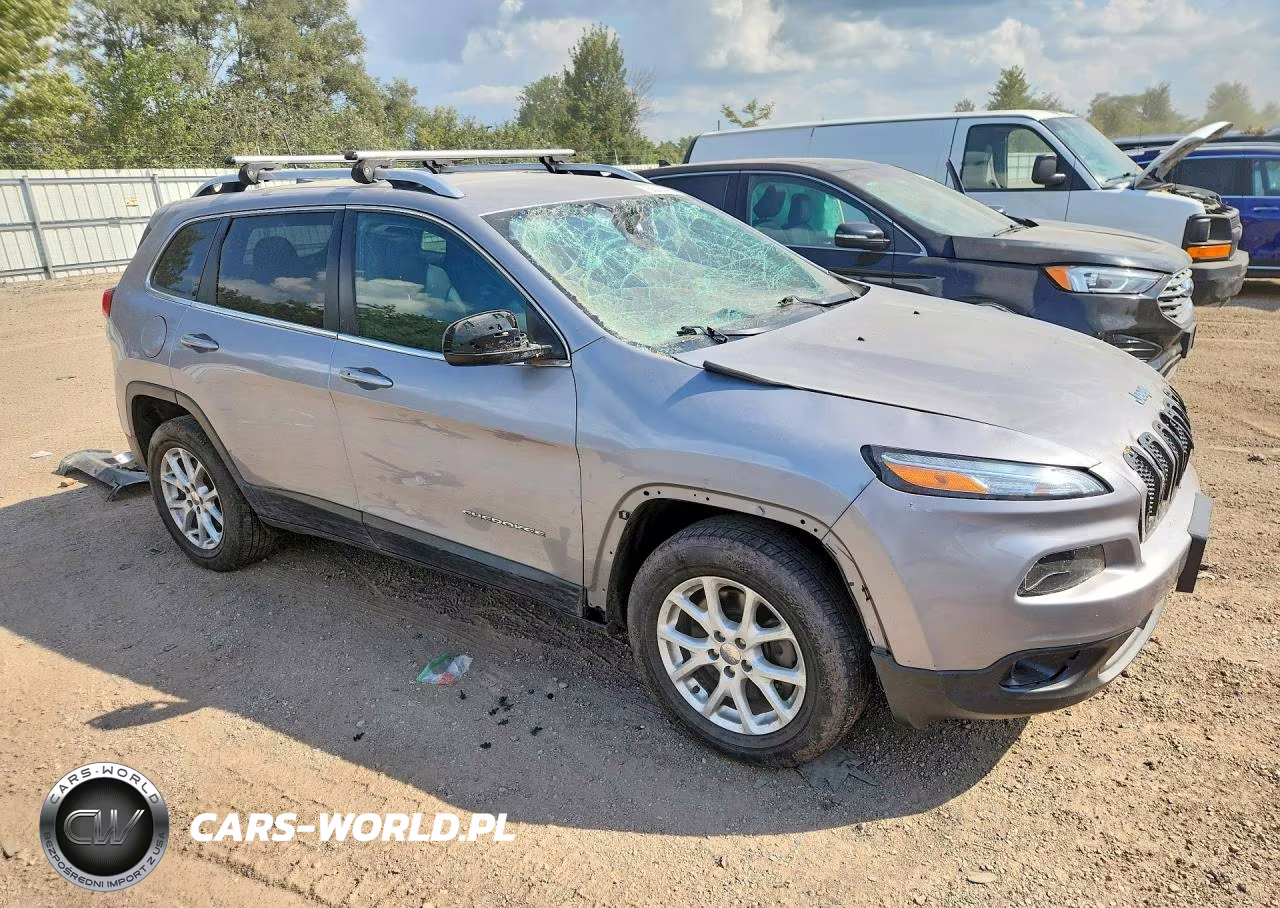 2018 Jeep Cherokee Latitude Plus VIN:1C4PJMLB4JD571453 - 4