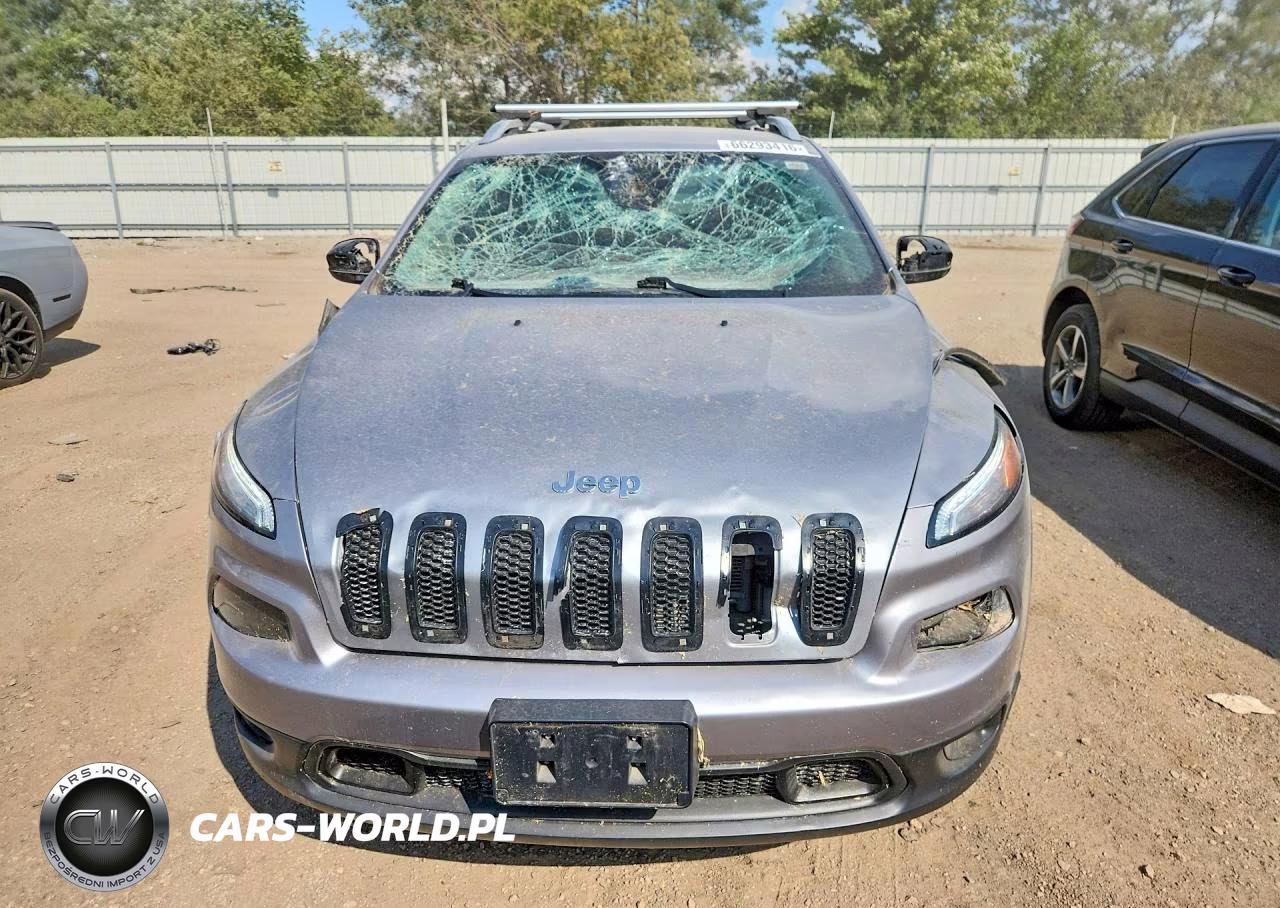 2018 Jeep Cherokee Latitude Plus VIN:1C4PJMLB4JD571453 - 5