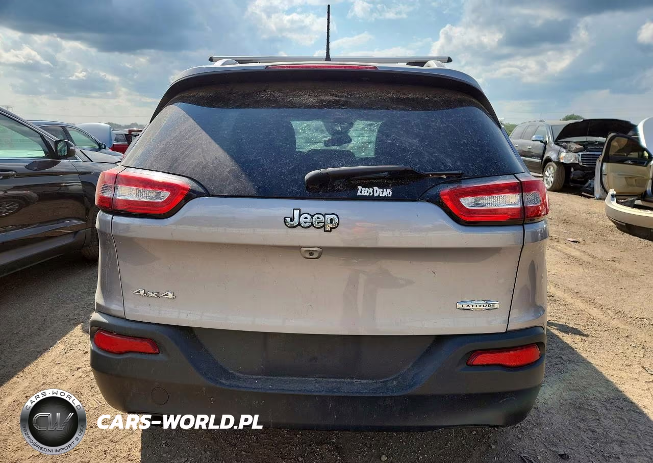 2018 Jeep Cherokee Latitude Plus VIN:1C4PJMLB4JD571453 - 6