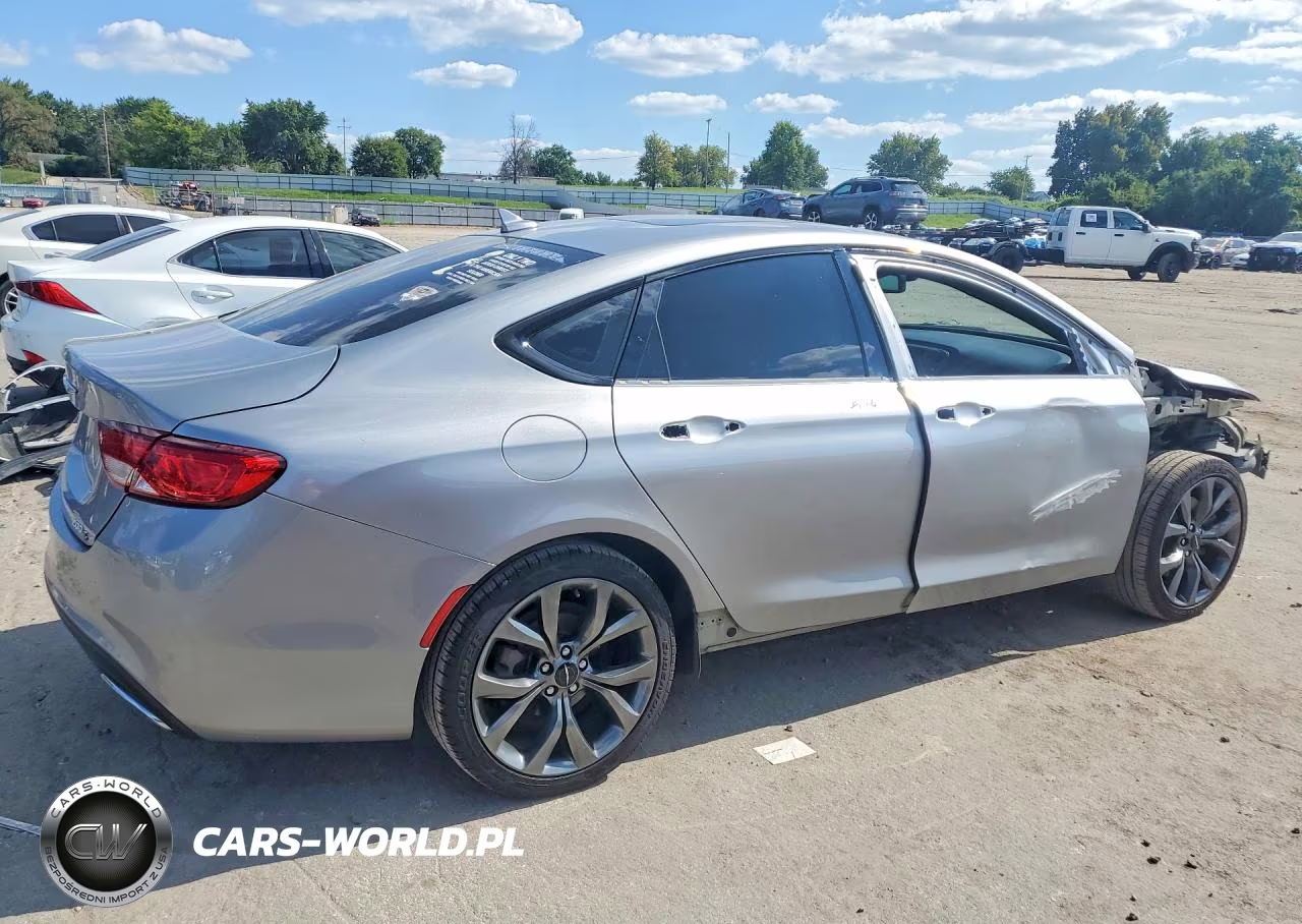 2015 Chrysler 200 S VIN:1C3CCCBG5FN640947 - 3