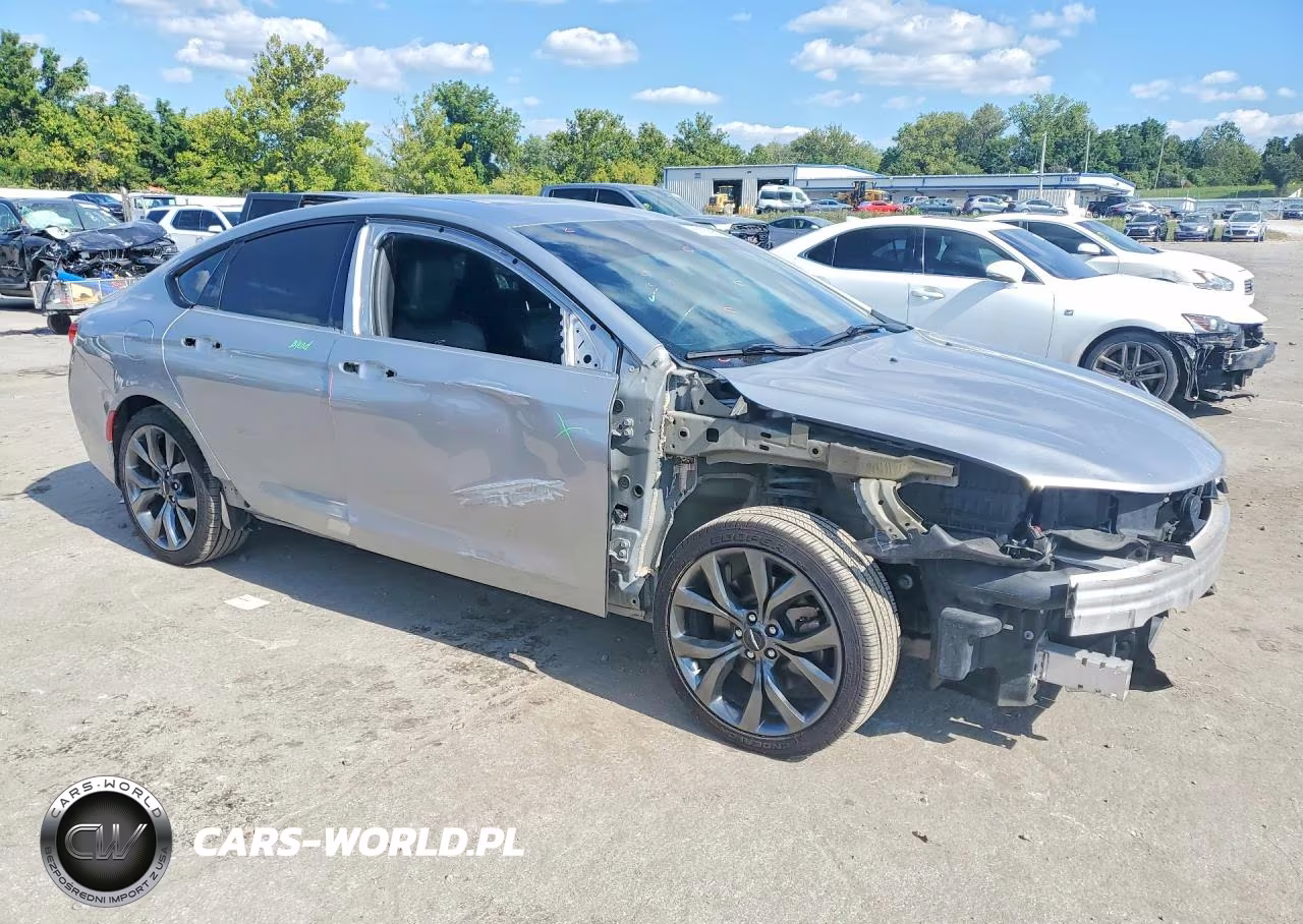 2015 Chrysler 200 S VIN:1C3CCCBG5FN640947 - 4