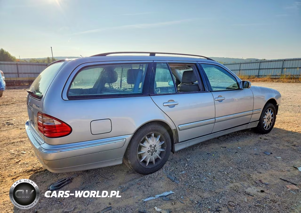 2001 Mercedes-Benz E 320 4Matic VIN:WDBJH82J21X045997 - 3