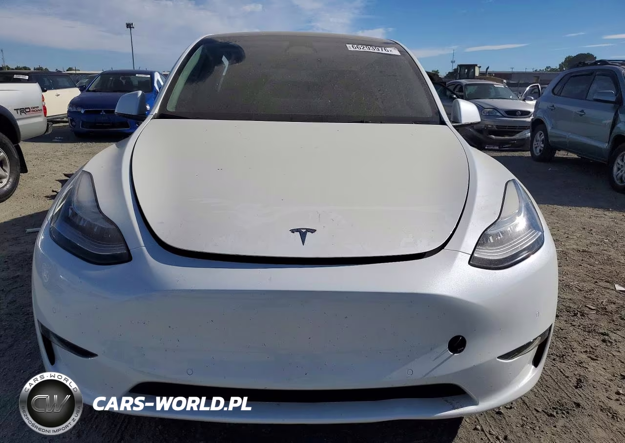 2023 Tesla Model Y VIN:7SAYGDEE6PF583781 - 5