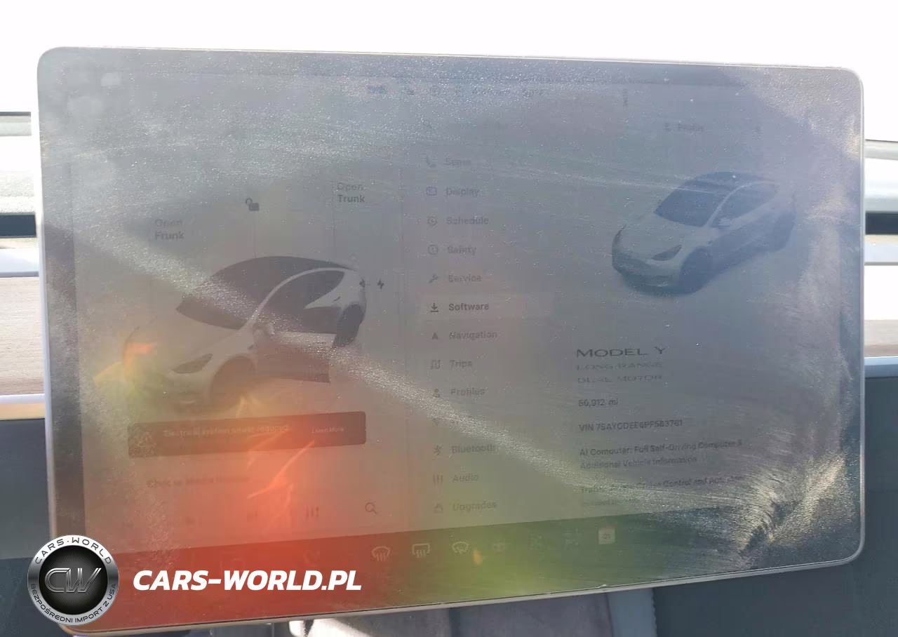 2023 Tesla Model Y VIN:7SAYGDEE6PF583781 - 9