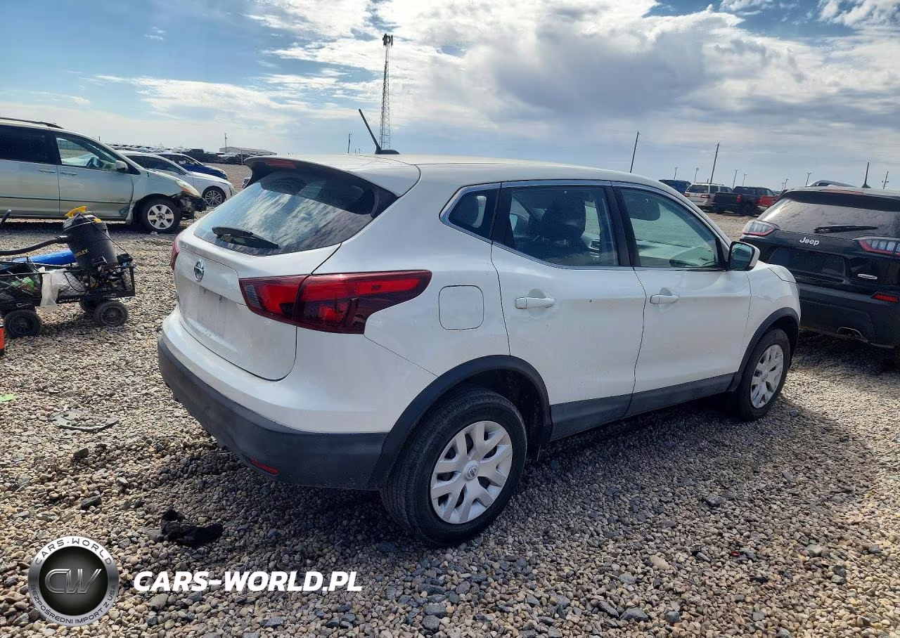 2018 Nissan Rogue Sport S VIN:JN1BJ1CP0JW155556 - 3