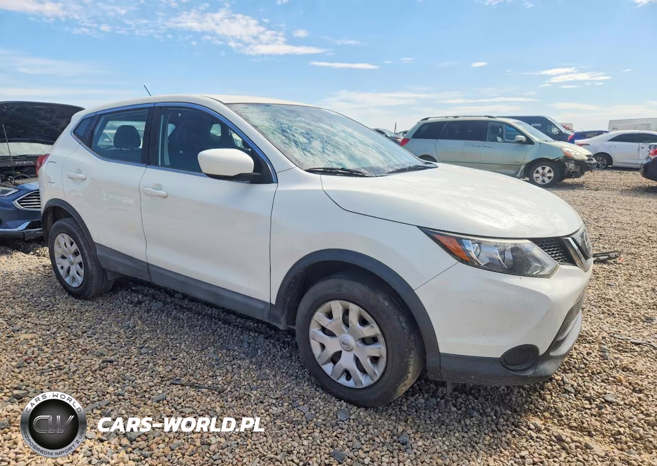 2018 Nissan Rogue Sport S VIN:JN1BJ1CP0JW155556 - 4