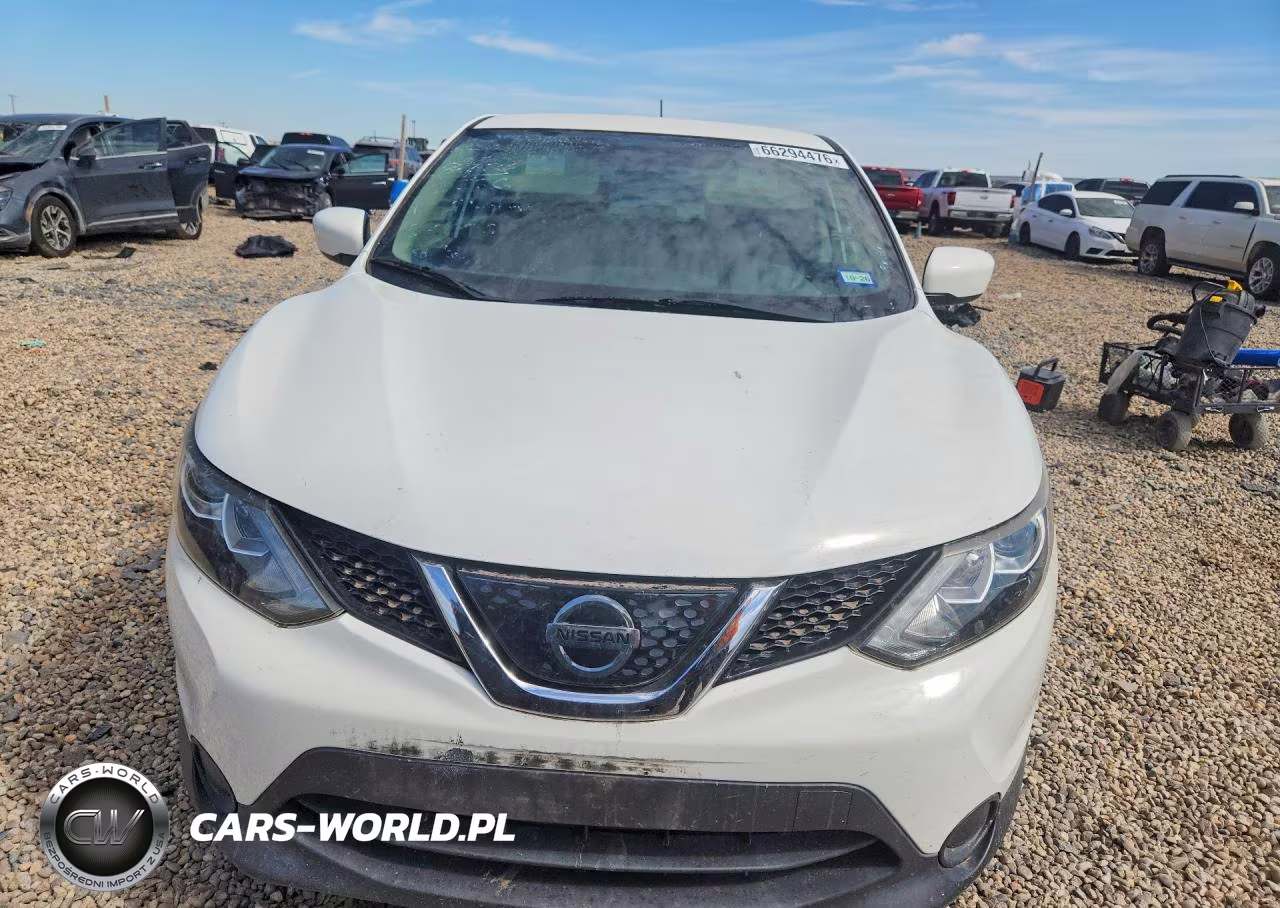 2018 Nissan Rogue Sport S VIN:JN1BJ1CP0JW155556 - 5