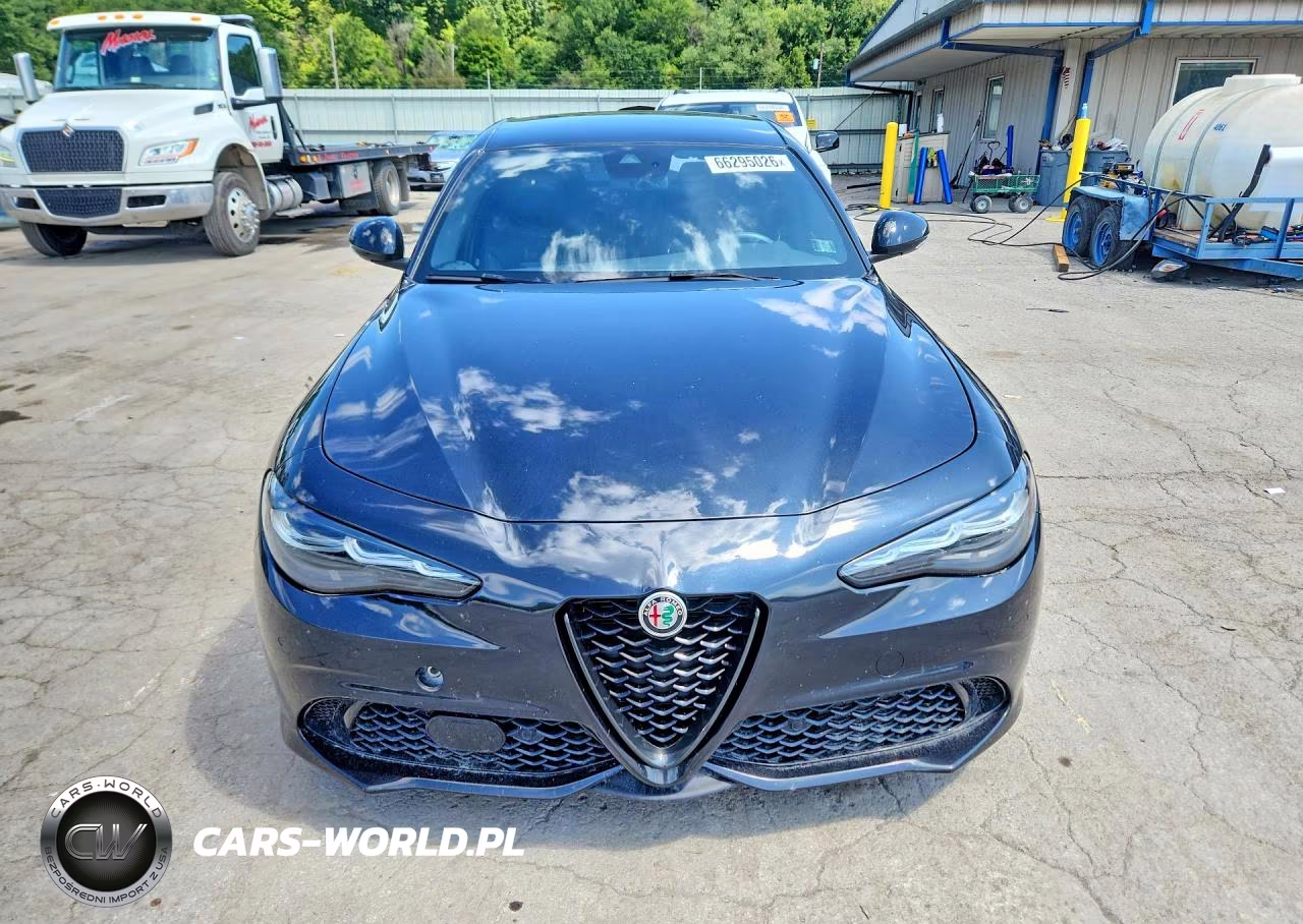 2024 Alfa Romeo Giulia Sprint VIN:ZARFANANXR7677548 - 5