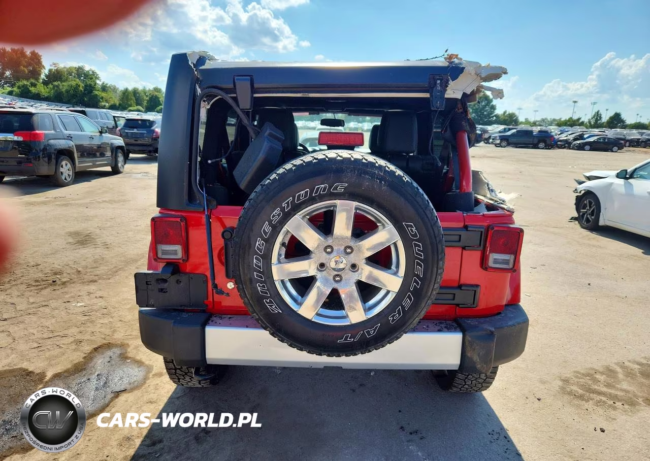 2015 Jeep Wrangler Unlimited Sahara VIN:1C4HJWEG5FL529590 - 6