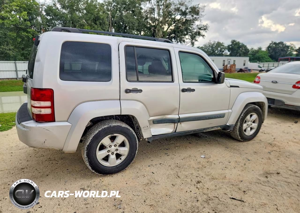 2010 Jeep Liberty Sport VIN:1J4PP2GK8AW112275 - 3