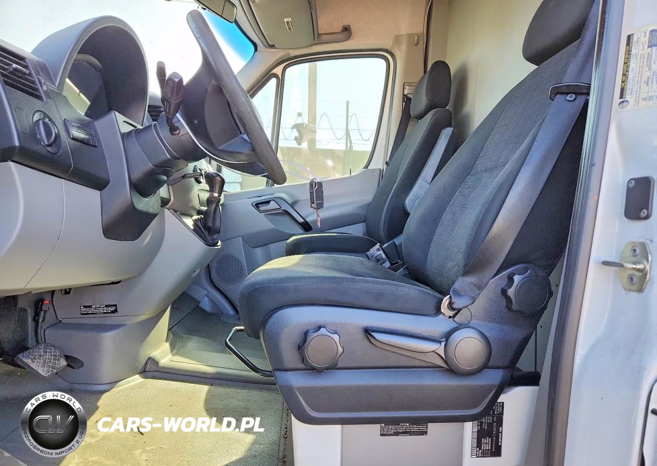 2015 Mercedes-Benz Sprinter 2500 VIN:WD3PE8CC9F5960444 - 7