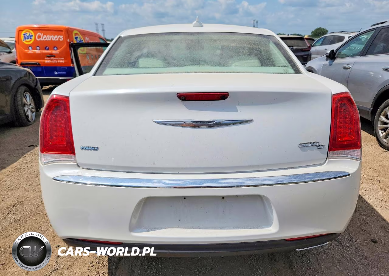2015 Chrysler 300C VIN:2C3CCAKG2FH749850 - 6