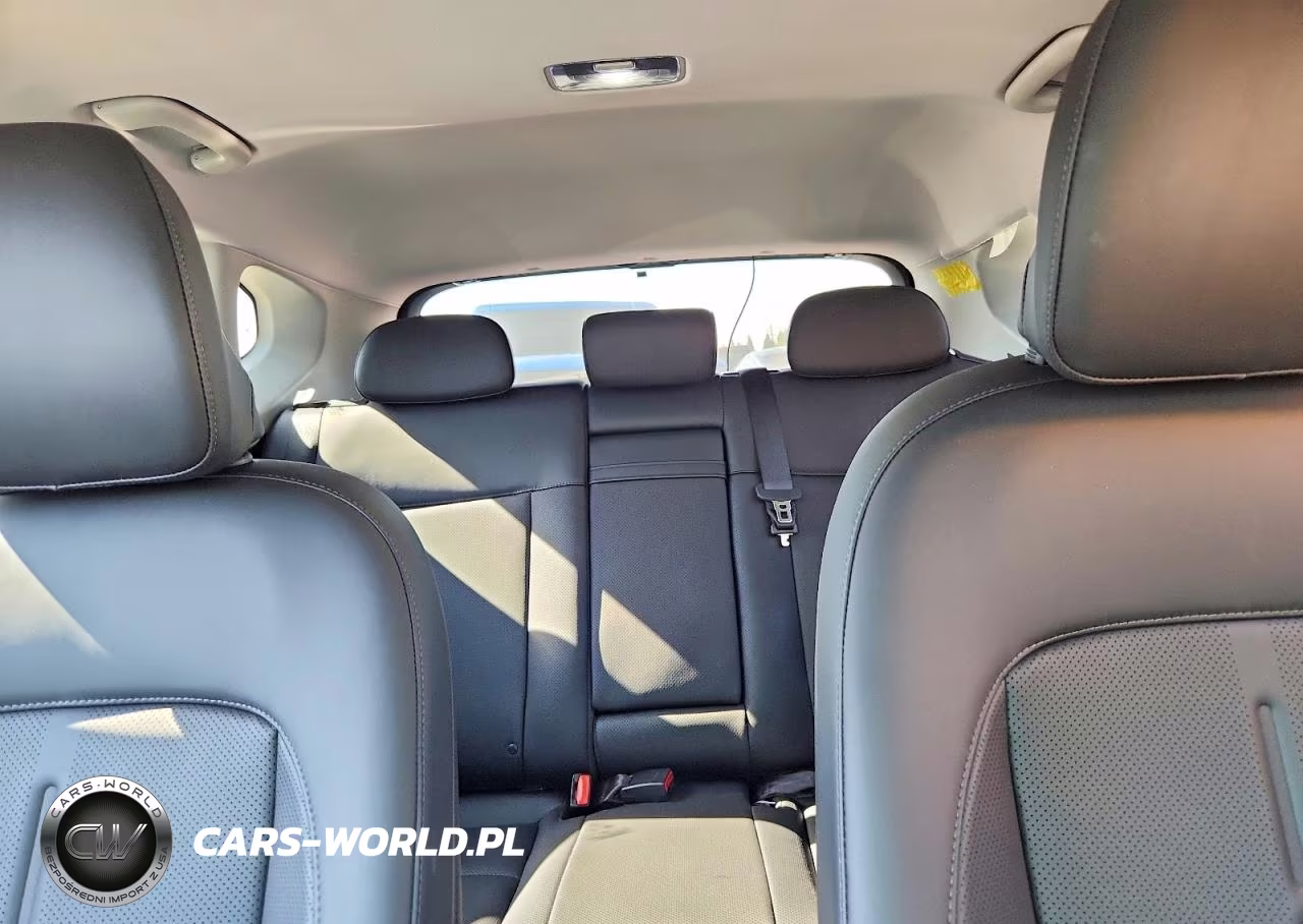 2026 Hyundai Kona Limited VIN:KM8HE3A3XTU399460 - 10