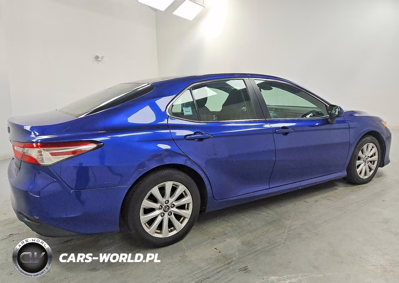 2018 Toyota Camry Le VIN:4T1B11HK8JU596787 - 3