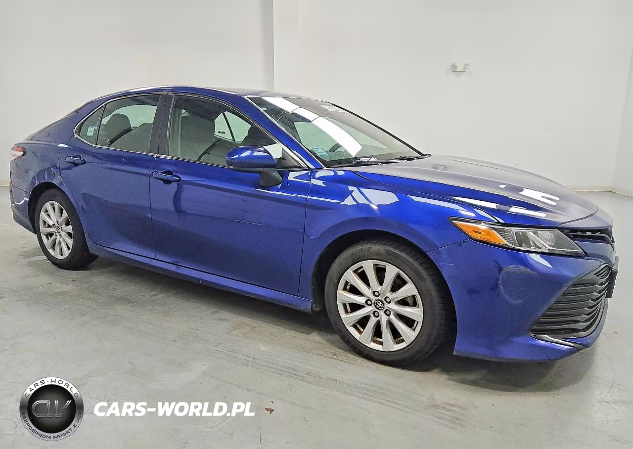 2018 Toyota Camry Le VIN:4T1B11HK8JU596787 - 4