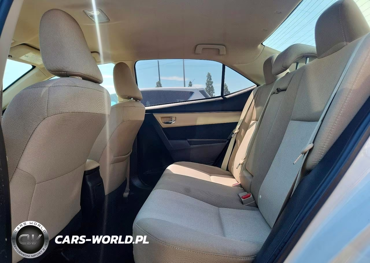 2016 Toyota Corolla Le VIN:5YFBURHE4GP542588 - 10