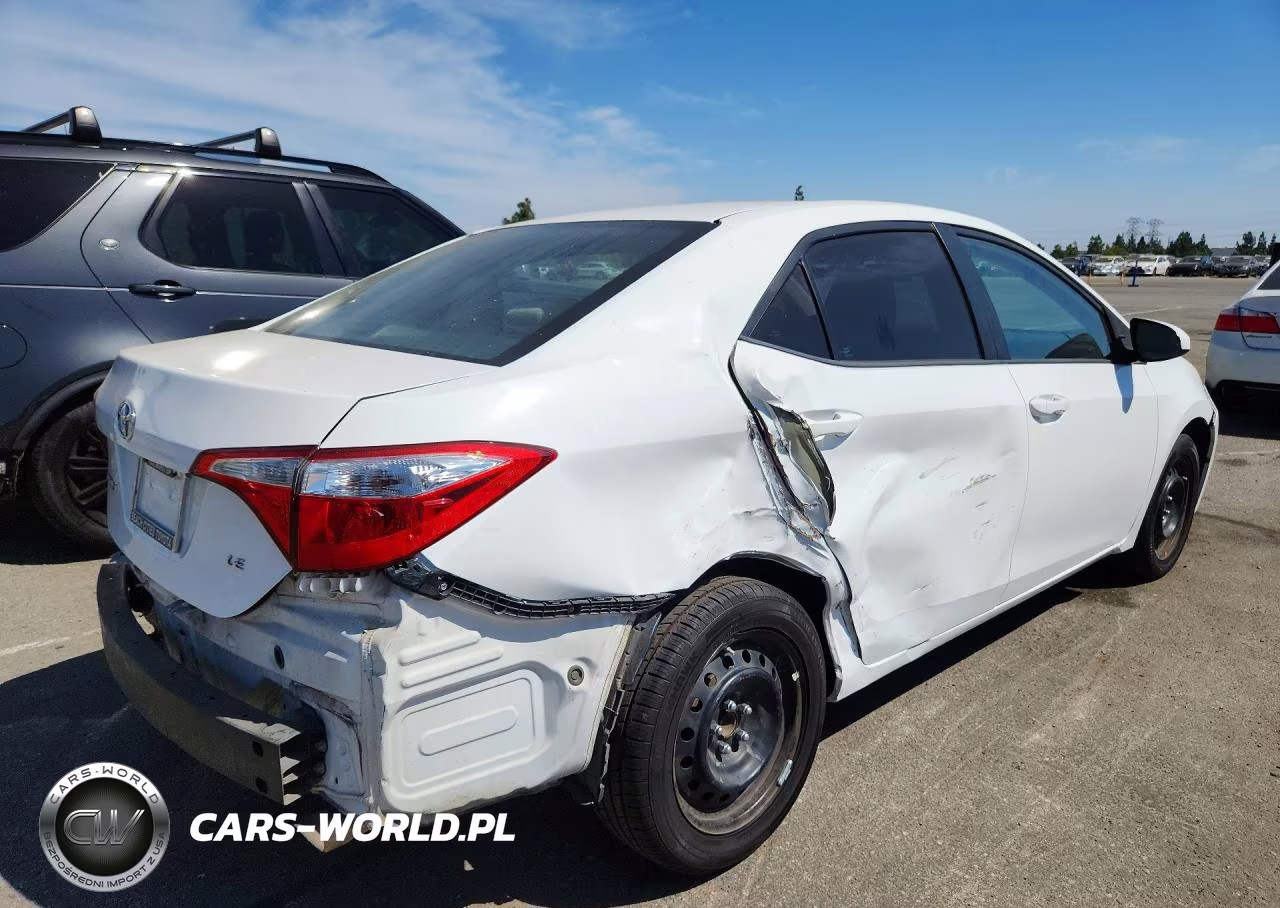 2016 Toyota Corolla Le VIN:5YFBURHE4GP542588 - 3