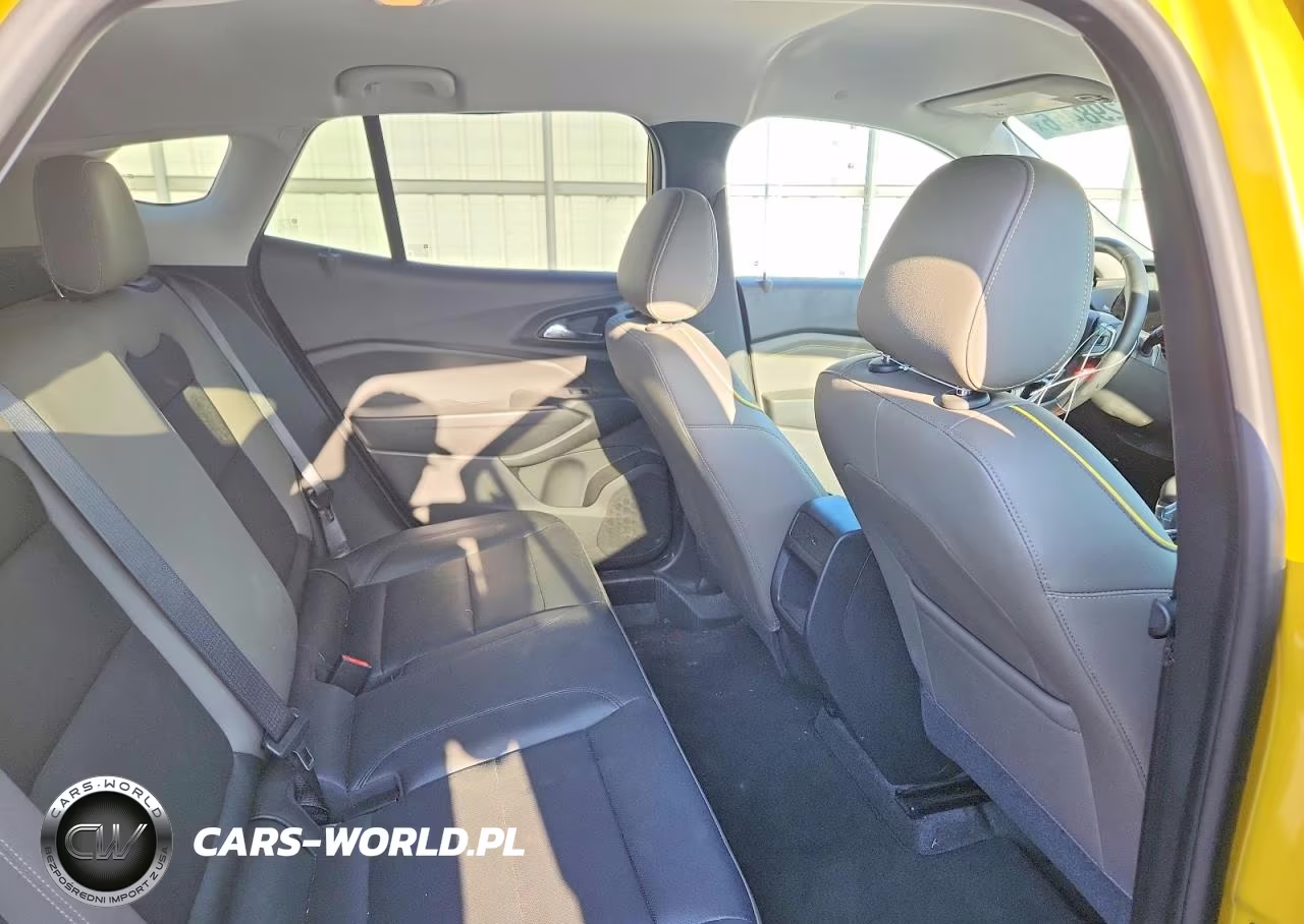 2025 Chevrolet Trax Activ VIN:KL77LKEP8SC098040 - 10