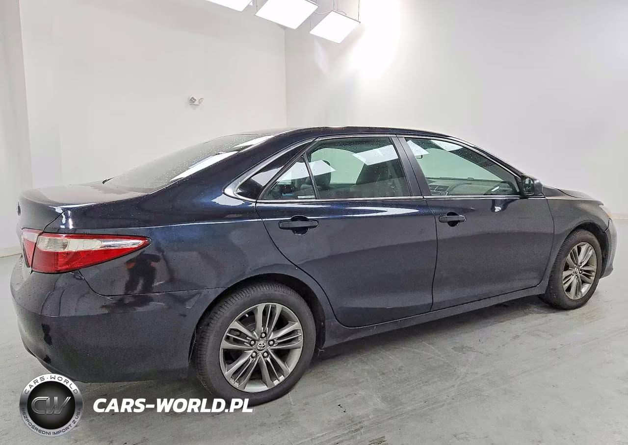2016 Toyota Camry Se VIN:4T1BF1FK0GU585117 - 3