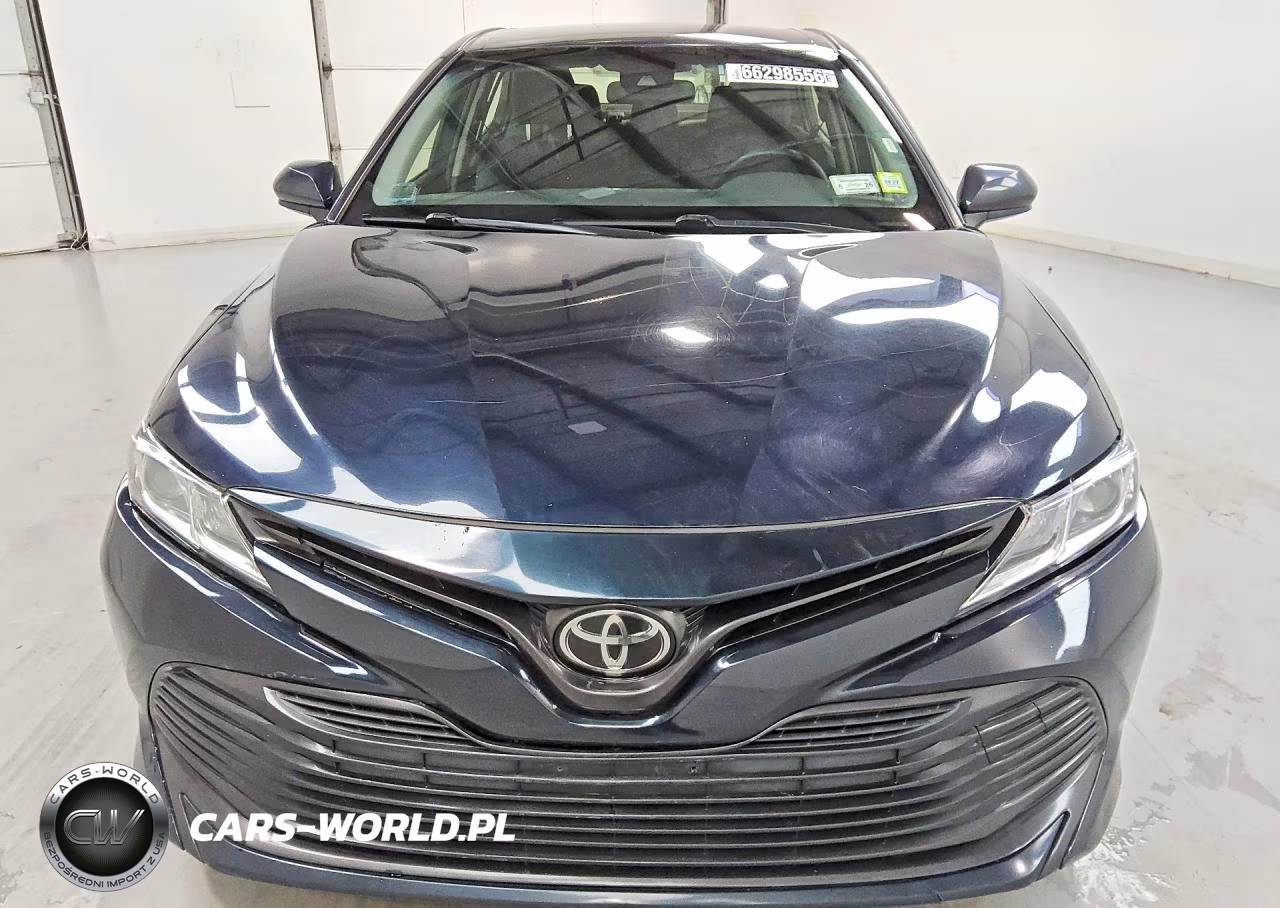 2018 Toyota Camry Le VIN:JTNB11HK8J3025726 - 5