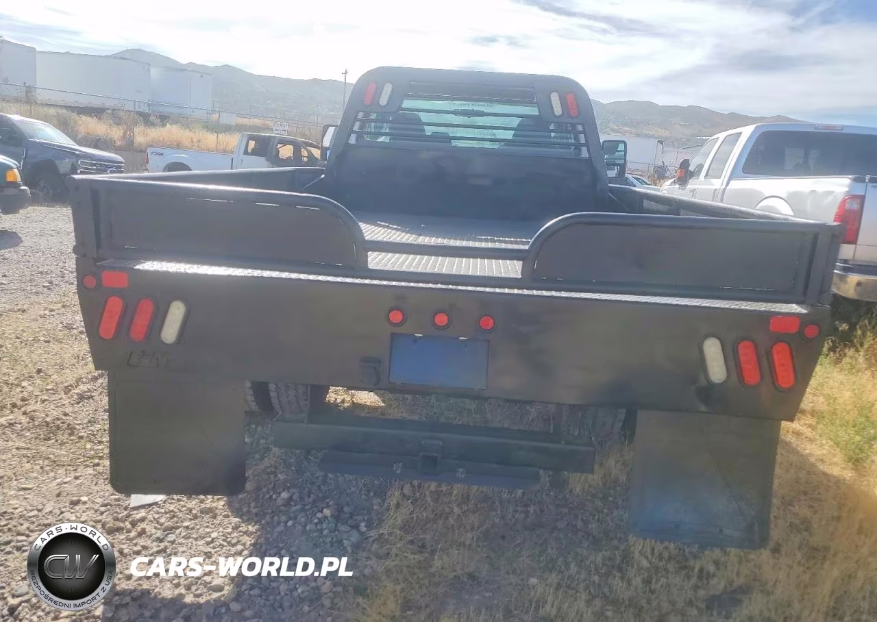 2010 Ford F450 Super Duty VIN:1FDAF4HR9AEA72585 - 11