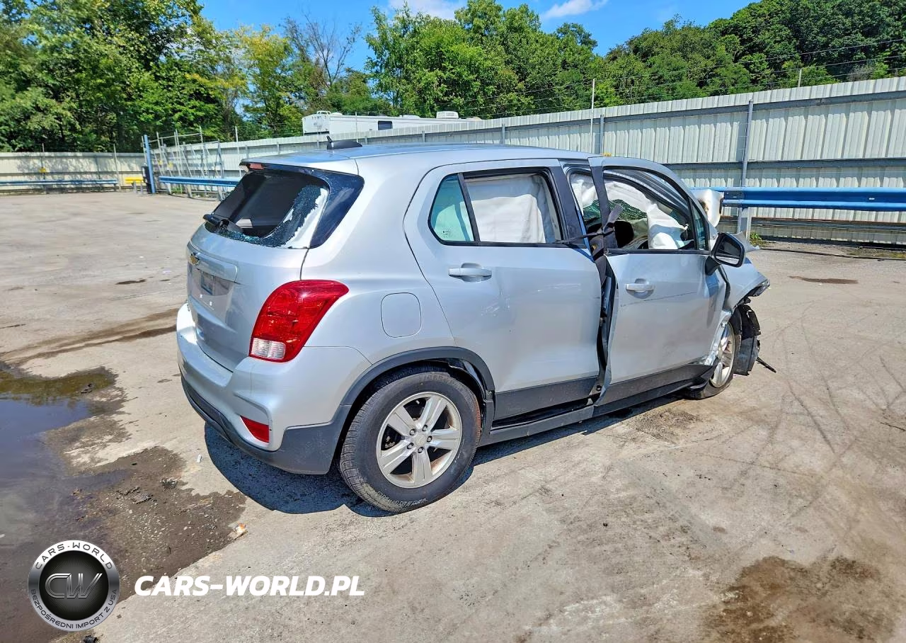2017 Chevrolet Trax Ls VIN:3GNCJNSB5HL287329 - 3