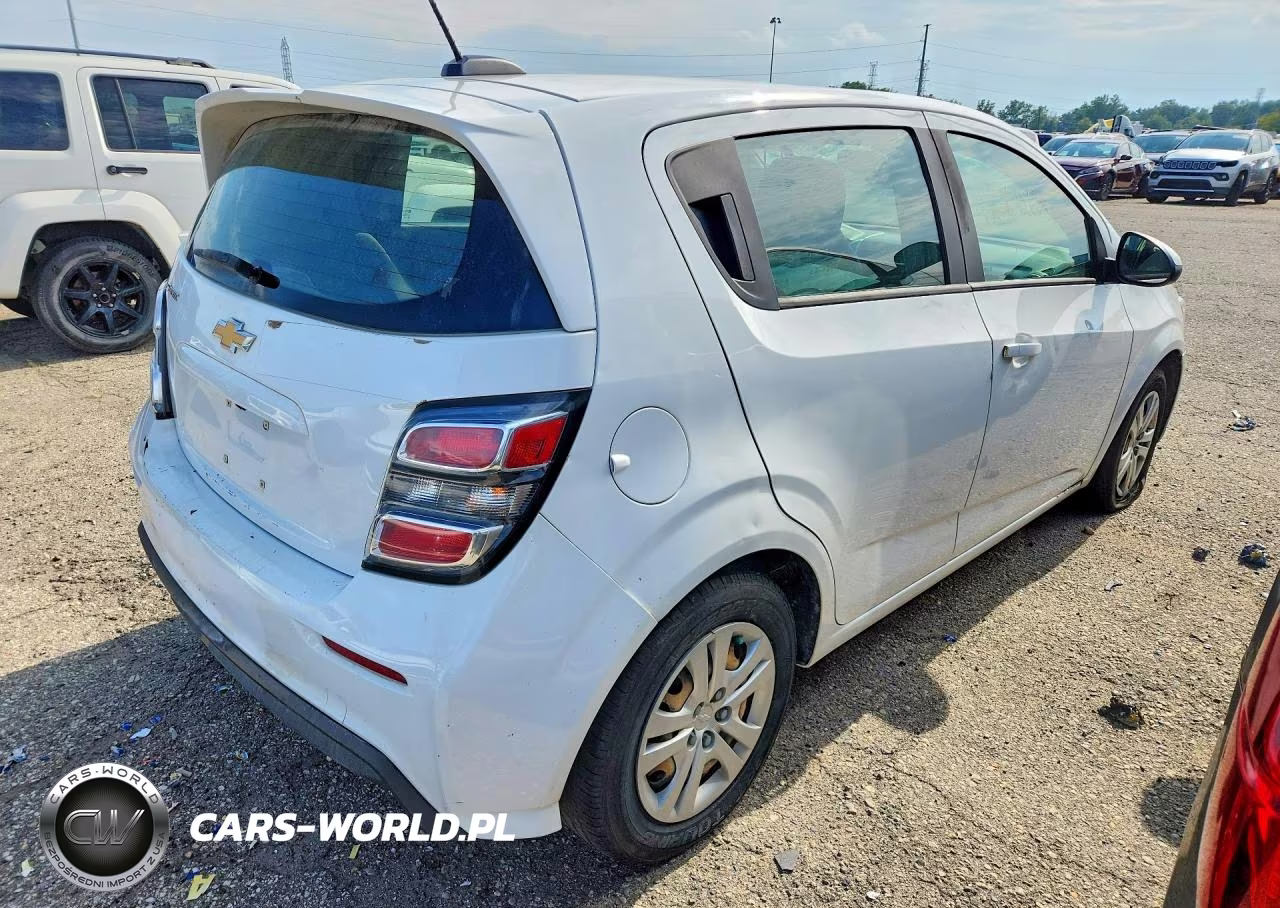 2020 Chevrolet Sonic VIN:1G1JG6SB6L4135782 - 3