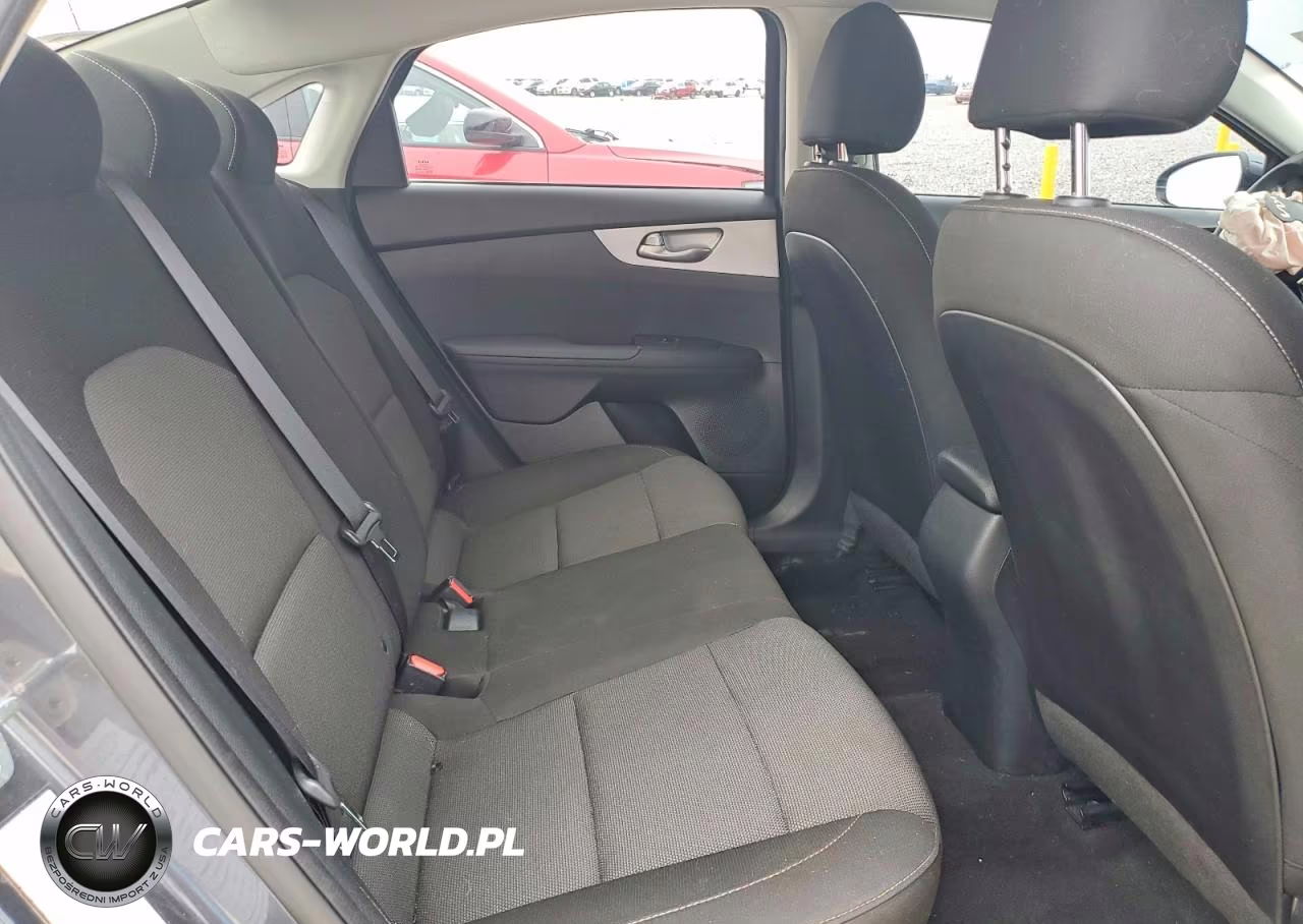 2023 Kia Forte Lxs VIN:3KPF24AD0PE573964 - 10