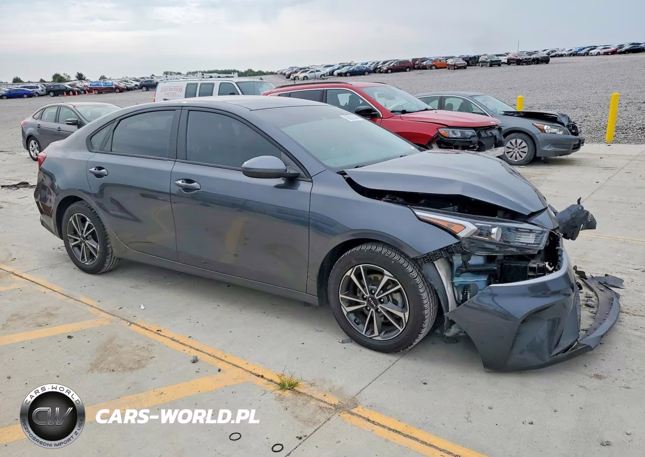 2023 Kia Forte Lxs VIN:3KPF24AD0PE573964 - 4