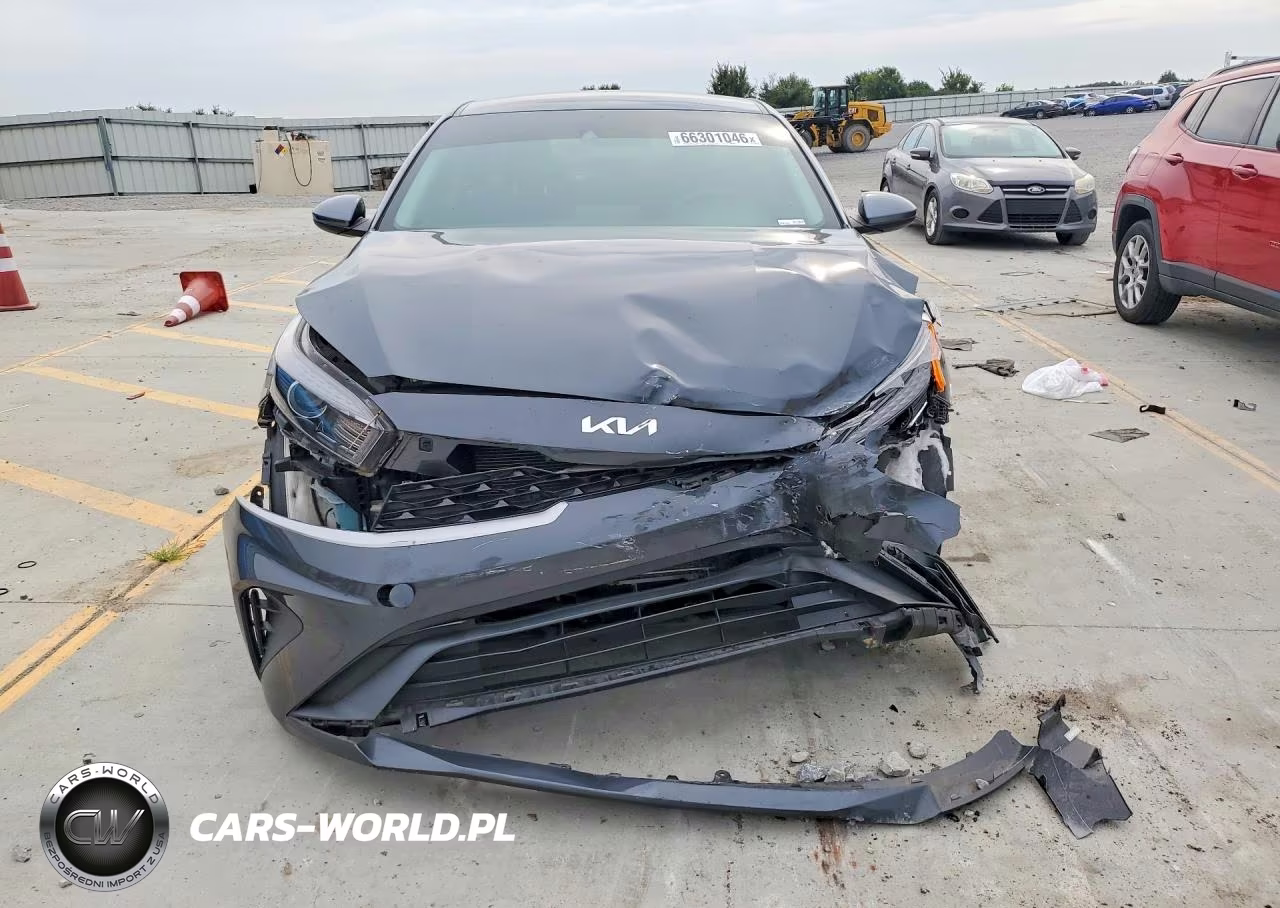 2023 Kia Forte Lxs VIN:3KPF24AD0PE573964 - 5