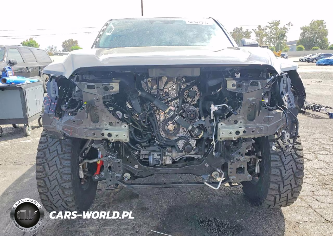 2025 Toyota Tacoma Trd Off-Road VIN:3TMLB5JN6SM118178 - 5