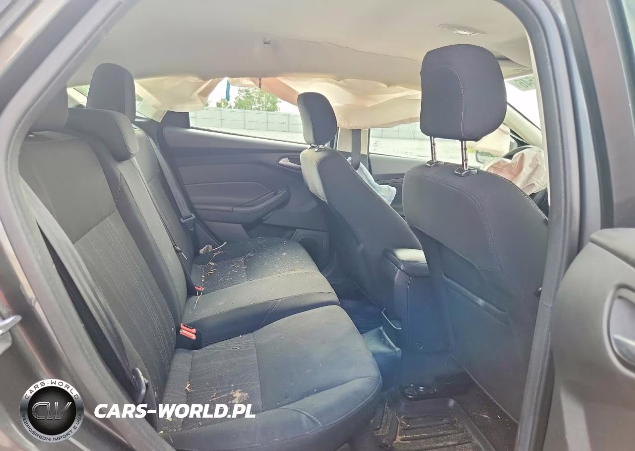 2018 Ford Focus Se VIN:1FADP3K28JL218187 - 10