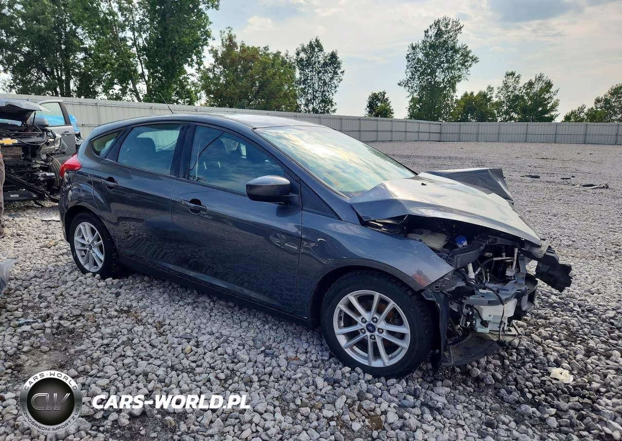 2018 Ford Focus Se VIN:1FADP3K28JL218187 - 4